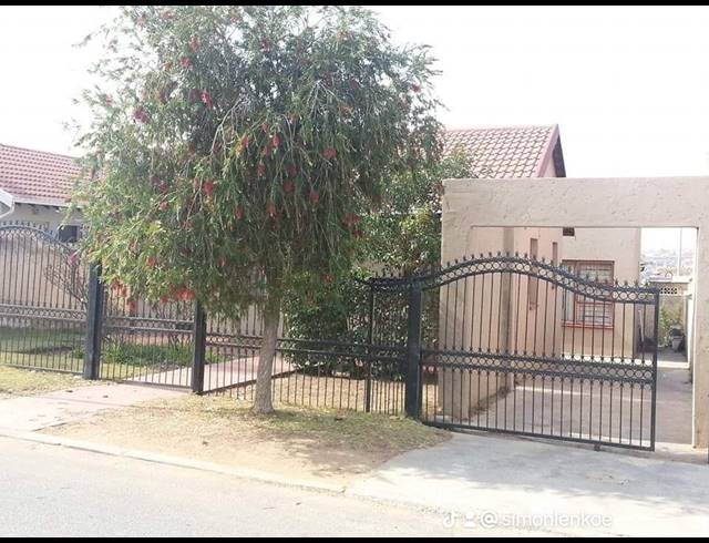 2 BEDROOM FREEHOLD FOR SALE IN KAALFONTEIN